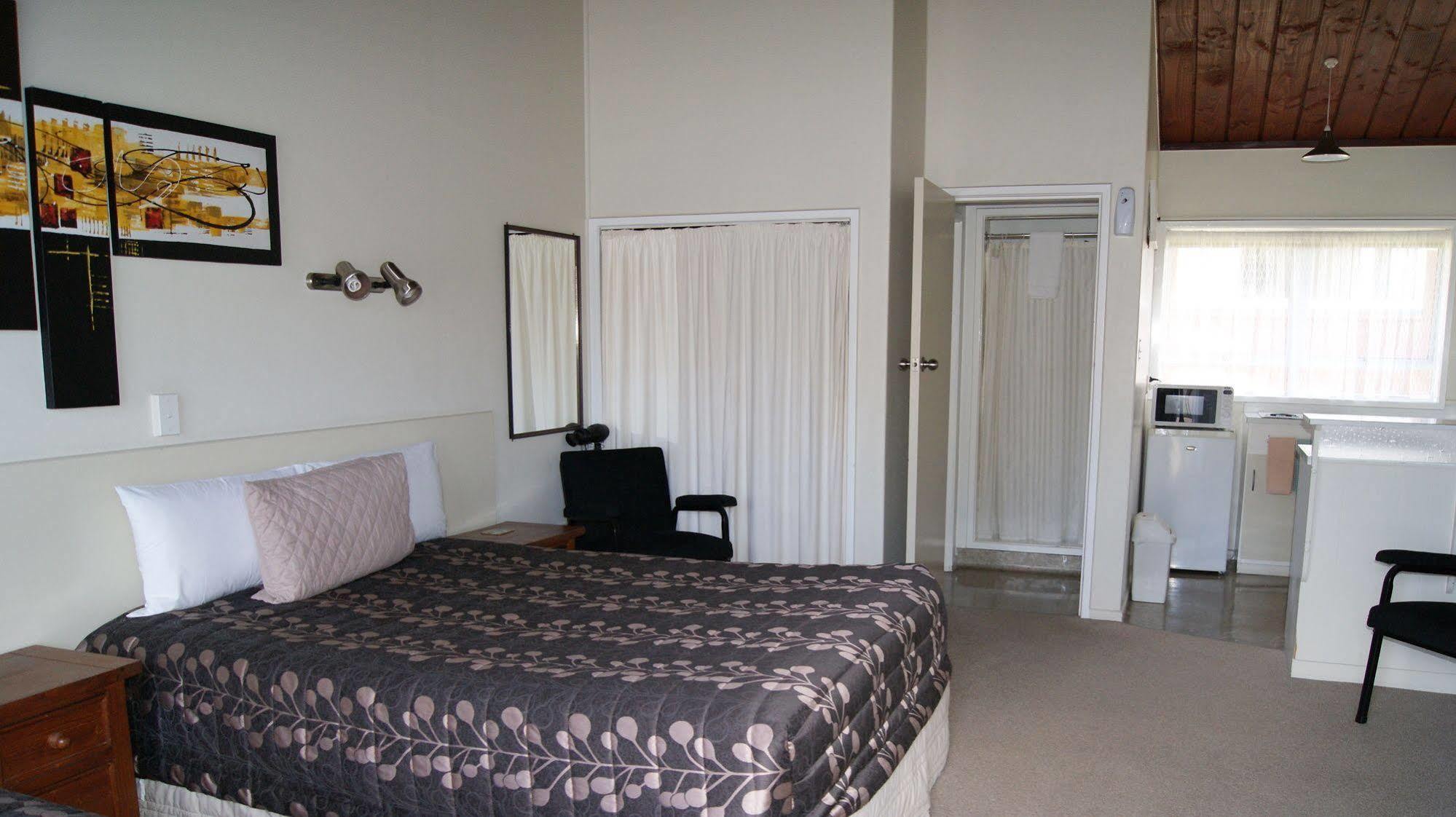 Tourist Court Motel Whakatane Exterior photo