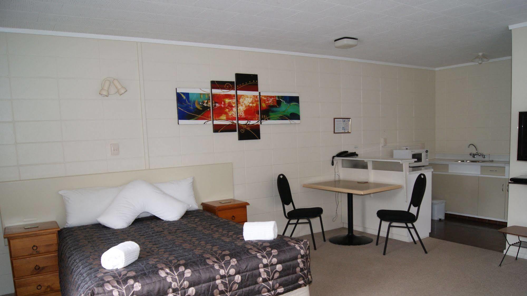 Tourist Court Motel Whakatane Exterior photo
